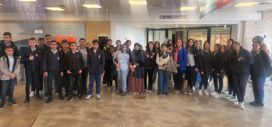 زيارة مجلس الطلاب وأمناء الحذر في مدرسة ابن سينا للطخنوداع ضمن فعاليات الحذر على الطرقات